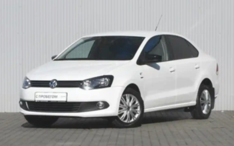 Лобовое стекло Volkwagen Polo 2010